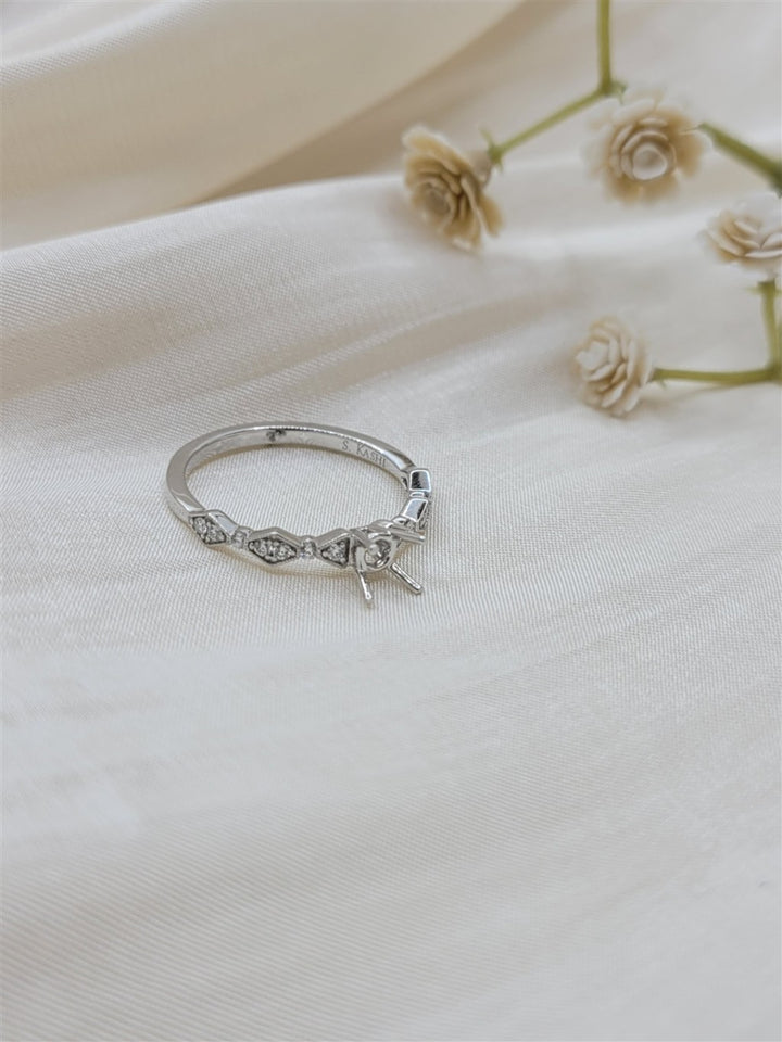 14K White Gold Diamond Engagement Ring Mounting