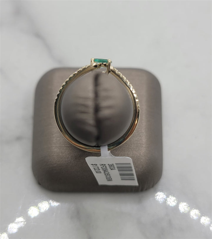 14K Yellow Gold Fashion Emerald Gemstone & Diamonds Ring