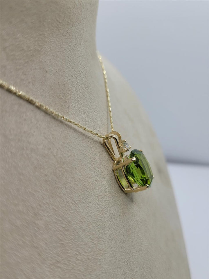 14K Yellow Gold Green Peridot & Diamond Fashion Necklace