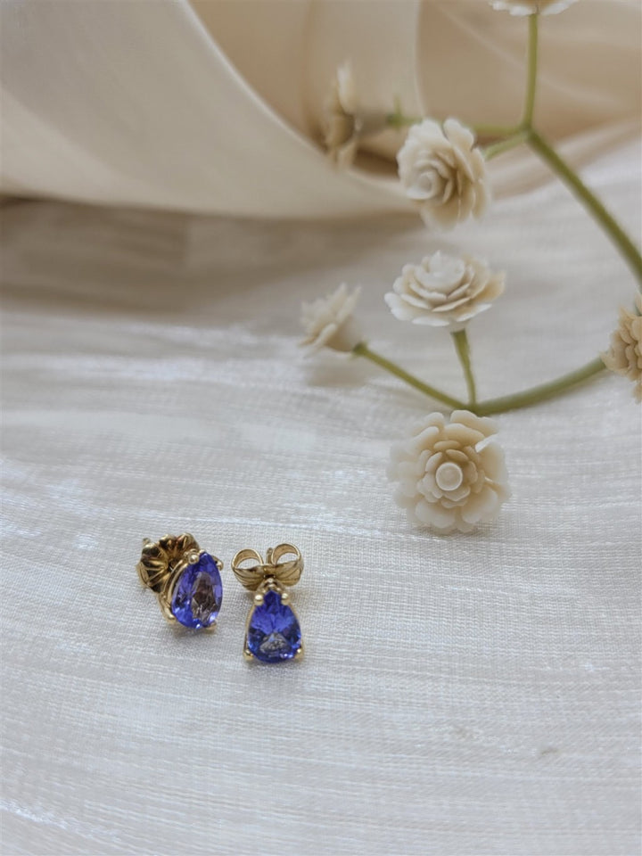 14K Yellow Gold Tanzanite Stud Fashion Earrings