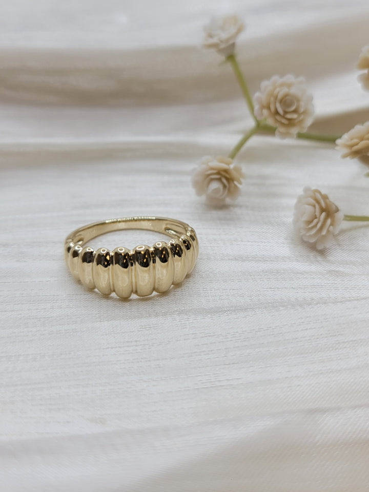 14K Yellow Gold Graduating Dome Stations Ring