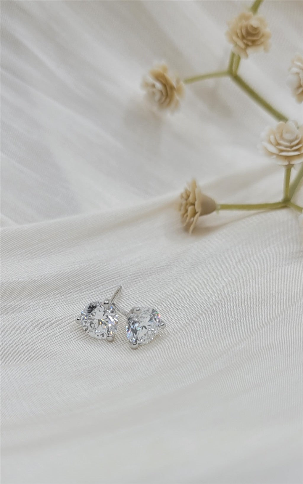 14K White Gold 2.00 Twt Round Cut Diamond Stud Earrings