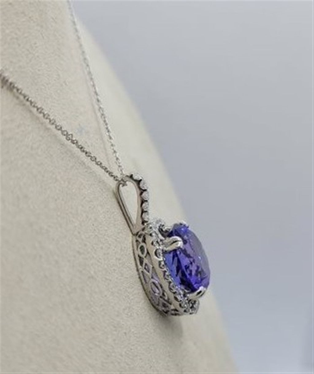 14K White Gold Tanzanite & Diamond Gemstone Necklace
