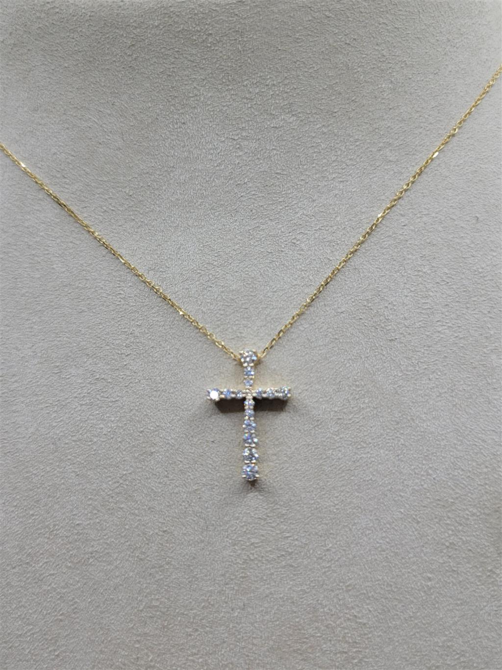 14K Yellow Gold 0.33 Twt Round cut Diamond Cross Necklace