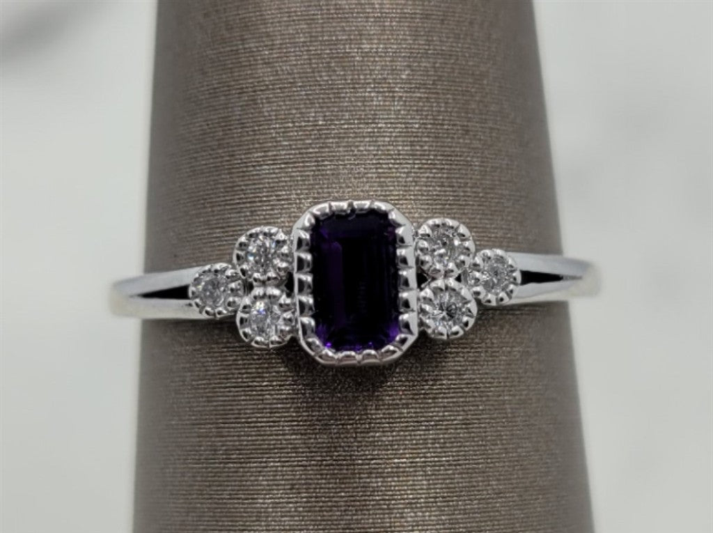 14K White Gold Fashion Amethyst & Diamonds Gemstone Ring