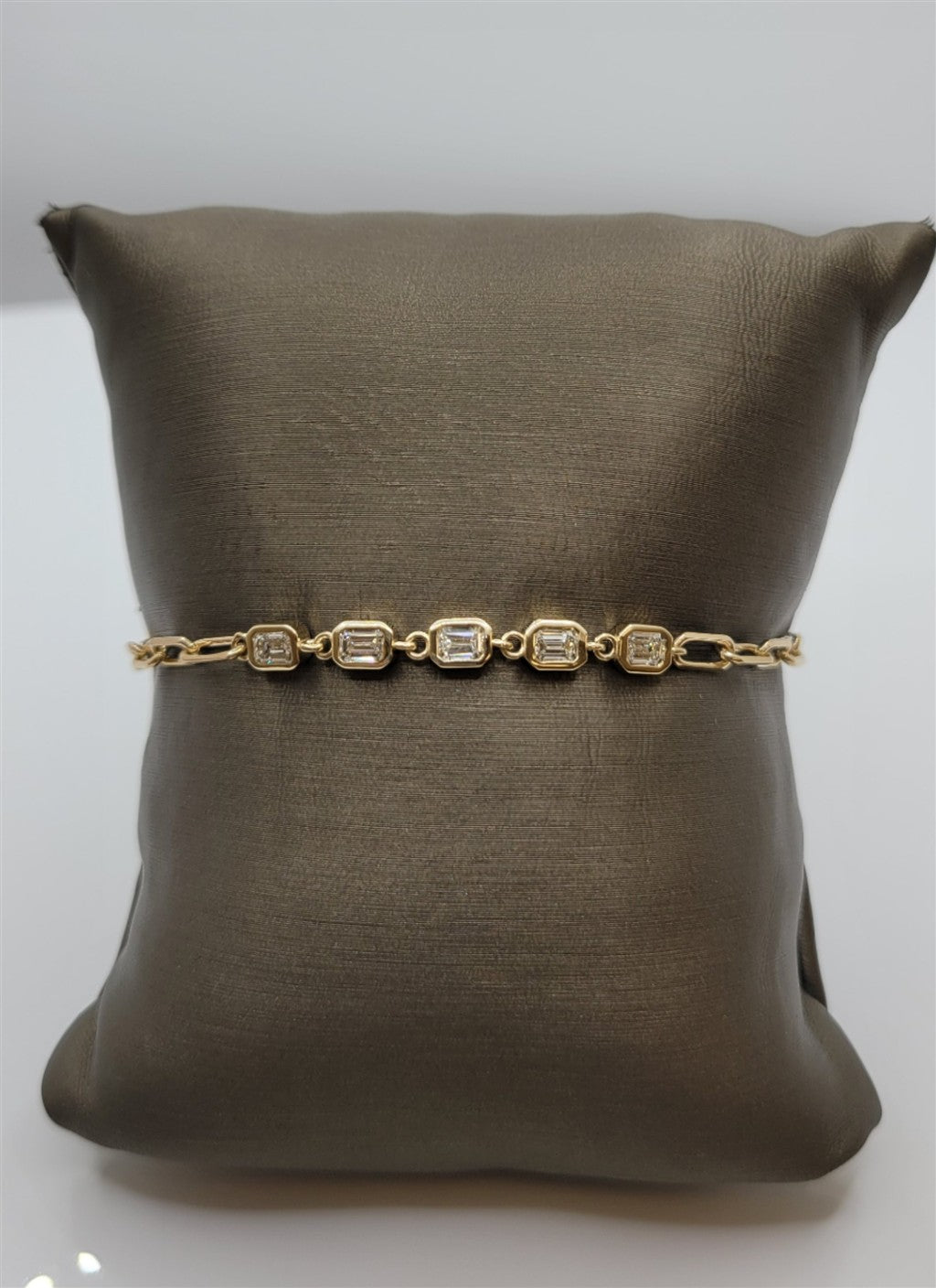 7" 14K Yellow Gold Bezel Set Diamond Paper Clip Chain Bracelet