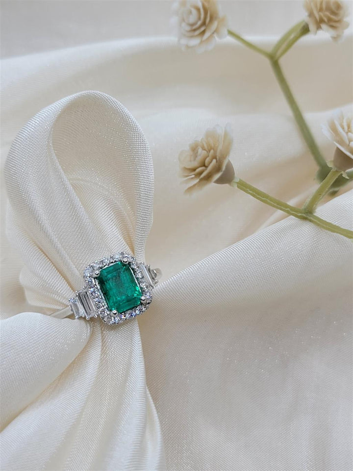 14K White Gold Antique Emerald & Diamonds Gemstone Ring