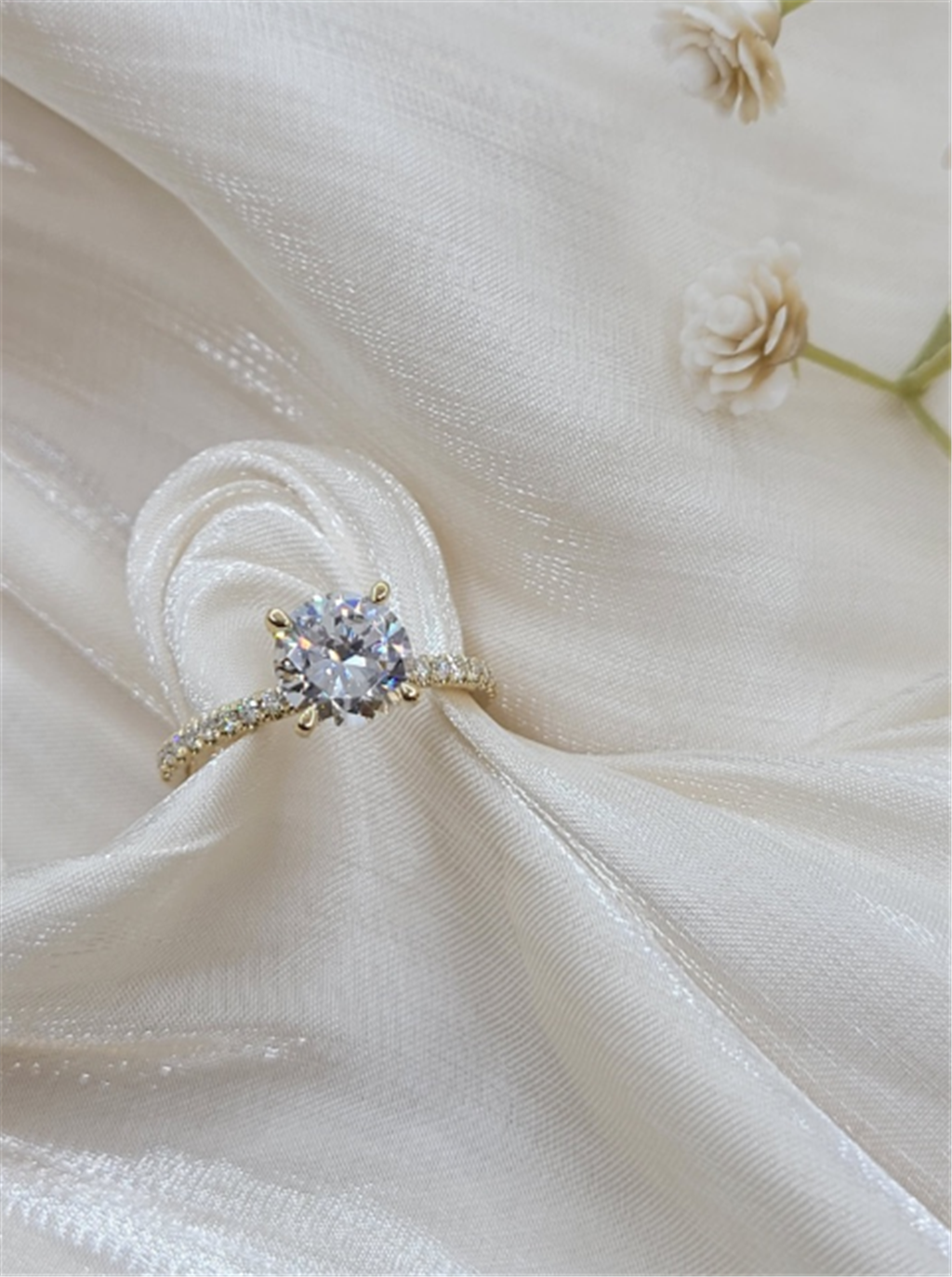 14K Yellow Gold Classic Round "Gabriel & Co" Diamond Ring Mounting