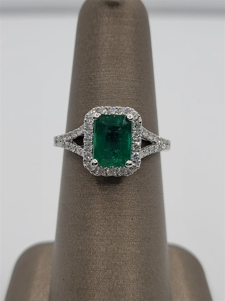 14K White Gold Fashion Emerald & Diamonds Gemstone Ring