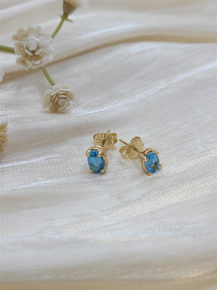 14K Yellow Gold Blue Topaz Solitiare Stud Earrings