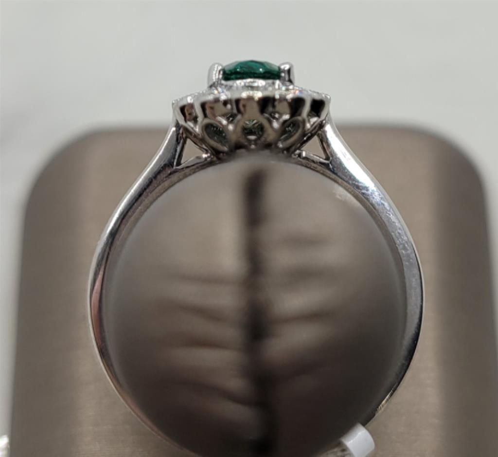 14K White Gold Antique Emerald & Diamonds Gemstone Ring