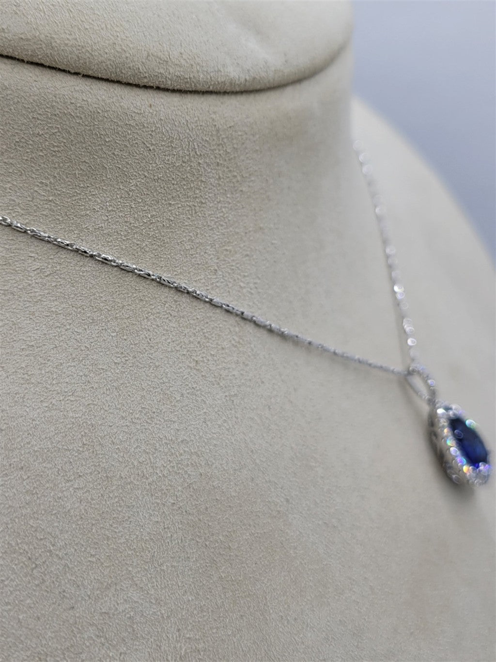 18K White Gold Pear Cut Sapphire Gemstone & Diamond Necklace