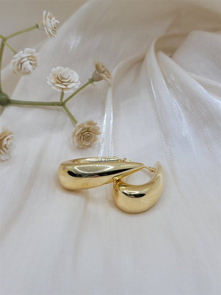 14K Yellow Gold Graduated Gold Hoop Earrings