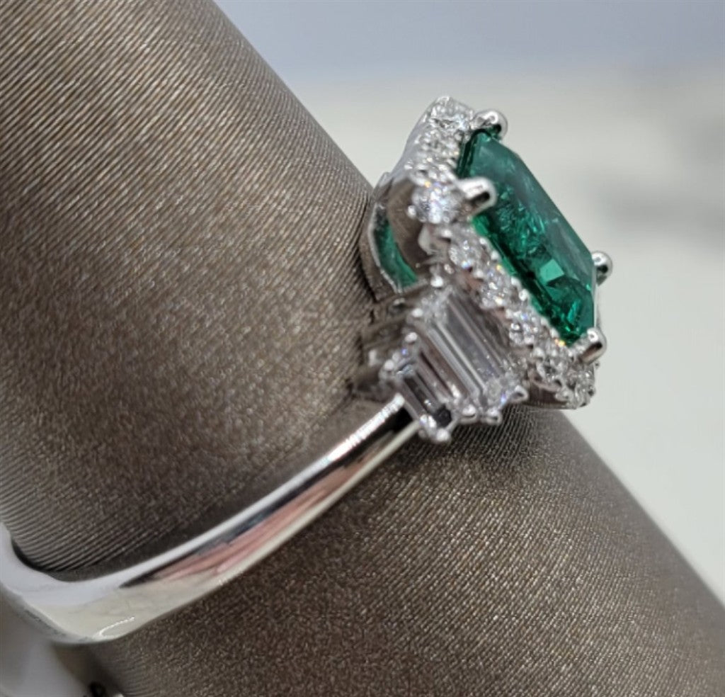 14K White Gold Antique Emerald & Diamonds Gemstone Ring