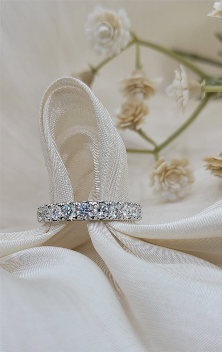 14K White Gold 1.10ctw Prong Set Diamond Wedding Ring