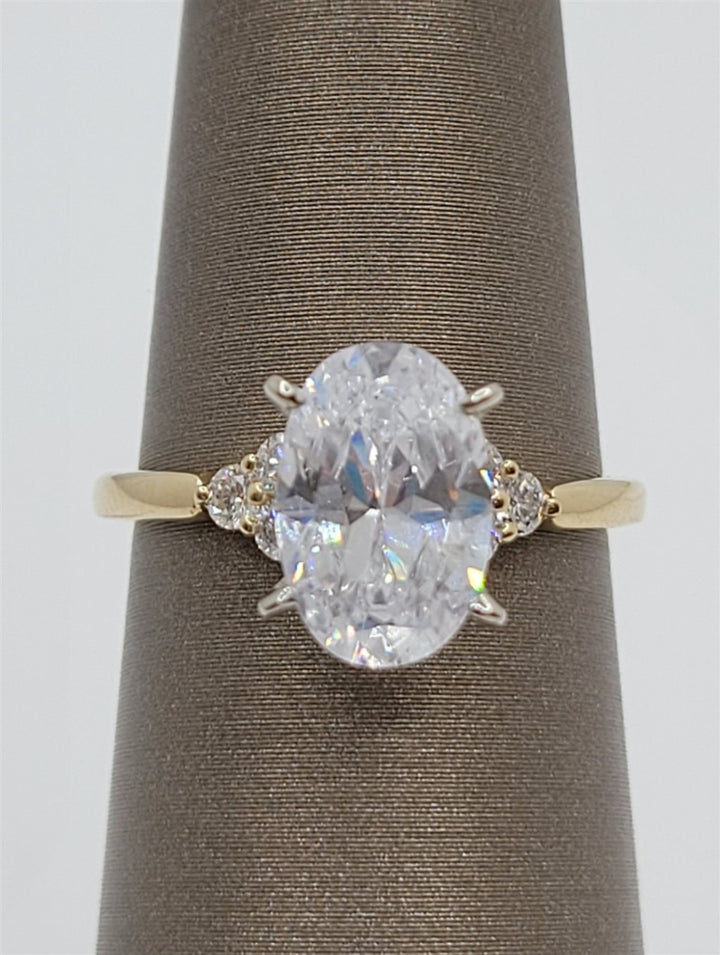 14K Yellow Gold Oval Lab Grown Diamond Engagement Ring Mounting