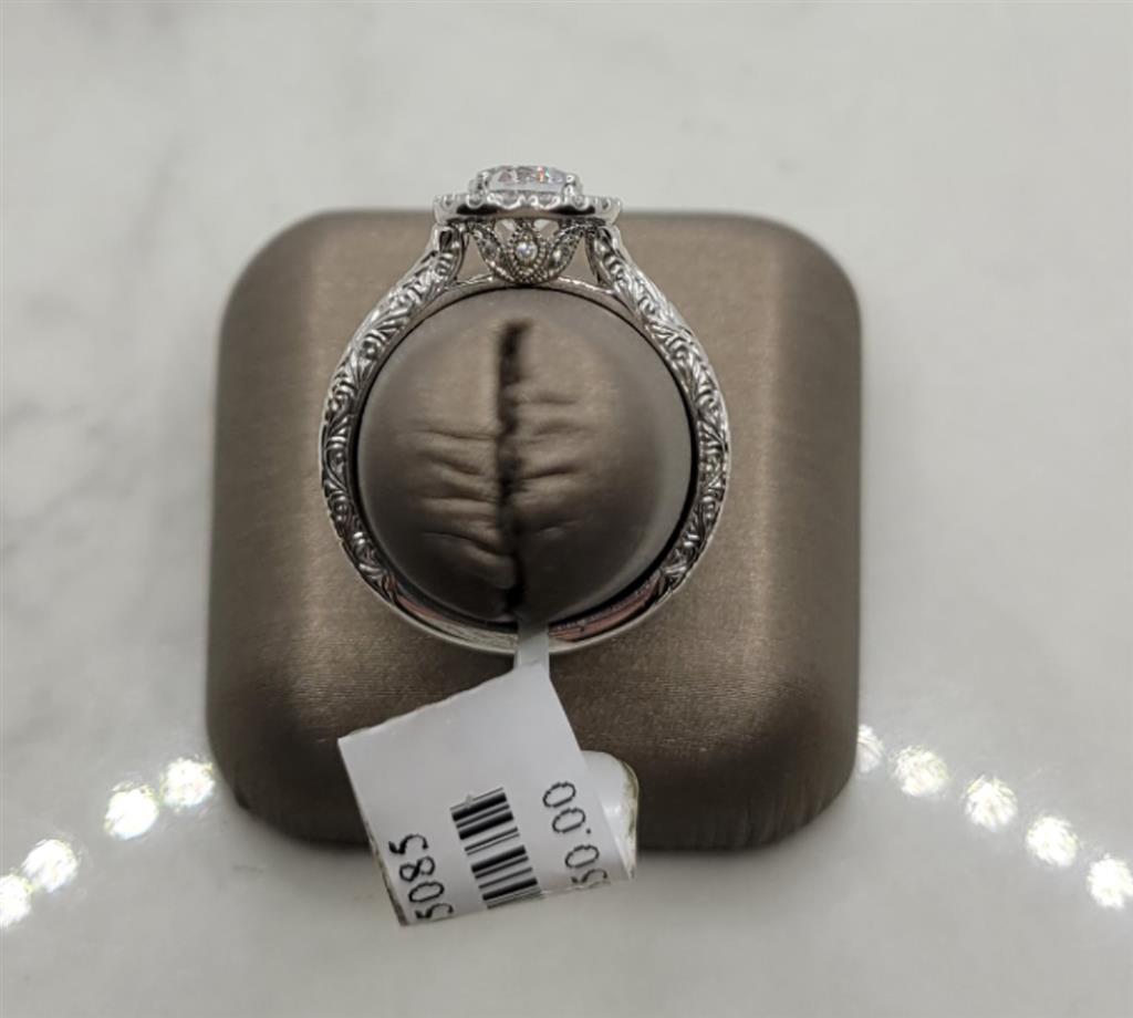 14K White Gold Vintage Halo Diamond Mounting Ring