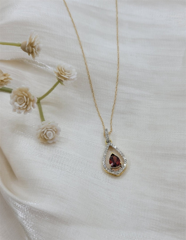 18" 10K Yellow Gold Garnet And Diamond Teardrop Pendant Necklace
