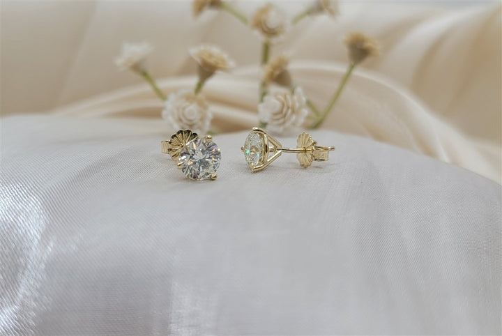 14K Yellow Gold 1.68 Twt Round cut Diamond Stud Earrings