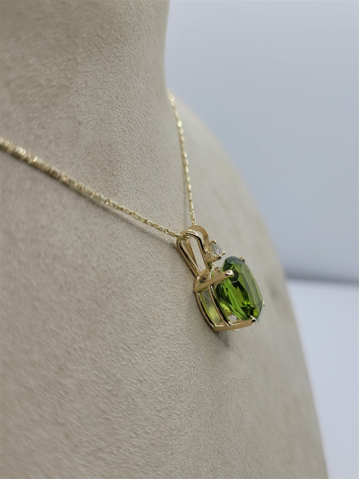 14K Yellow Gold Green Peridot & Diamond Fashion Necklace