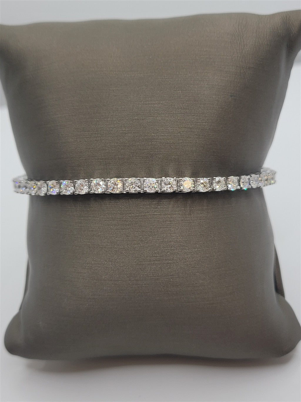 14K White Gold 7.16 ctw Round cut Diamond Bracelet