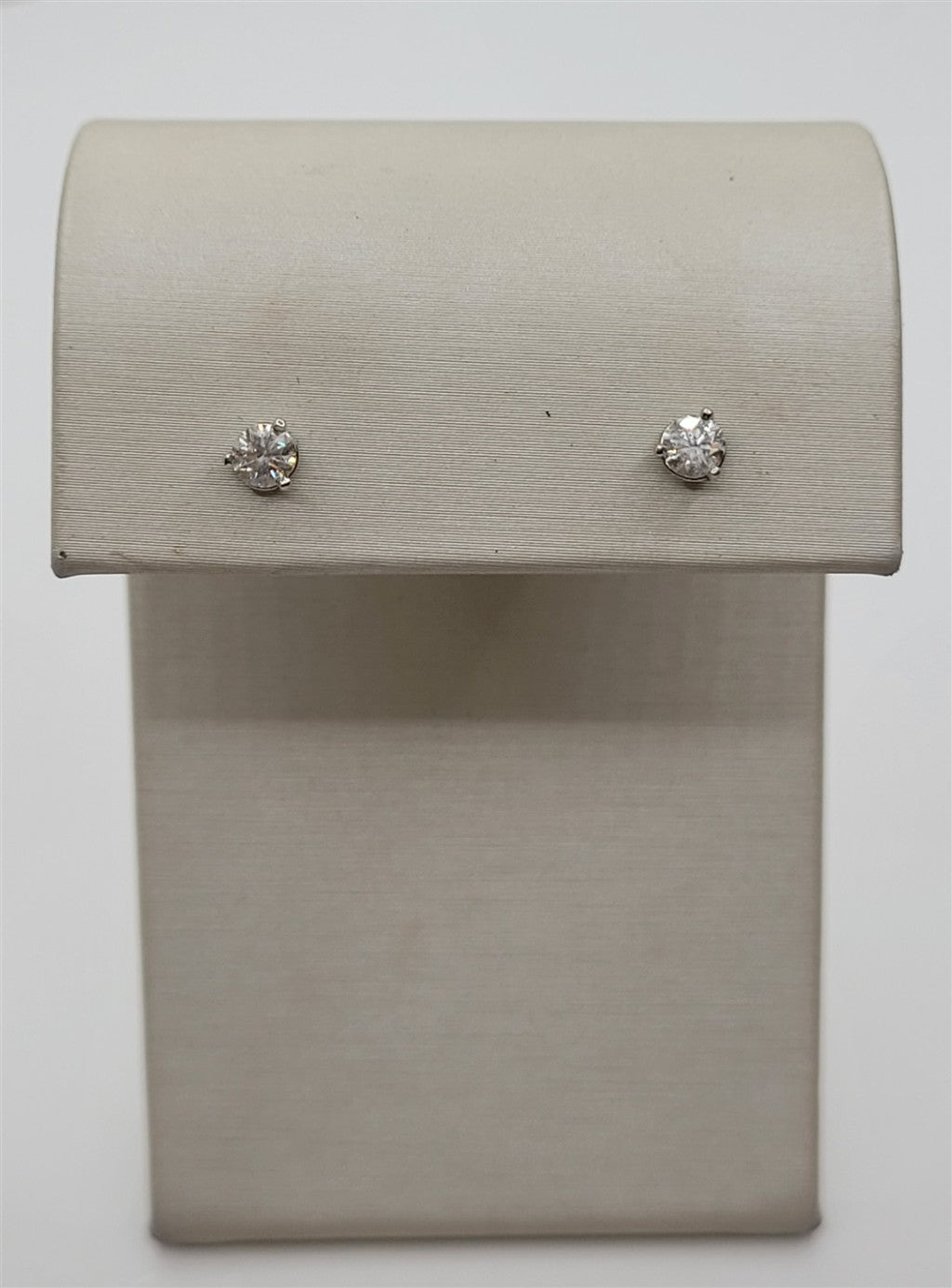 14K White Gold 0.40 Twt Round Cut Diamond Stud Earrings