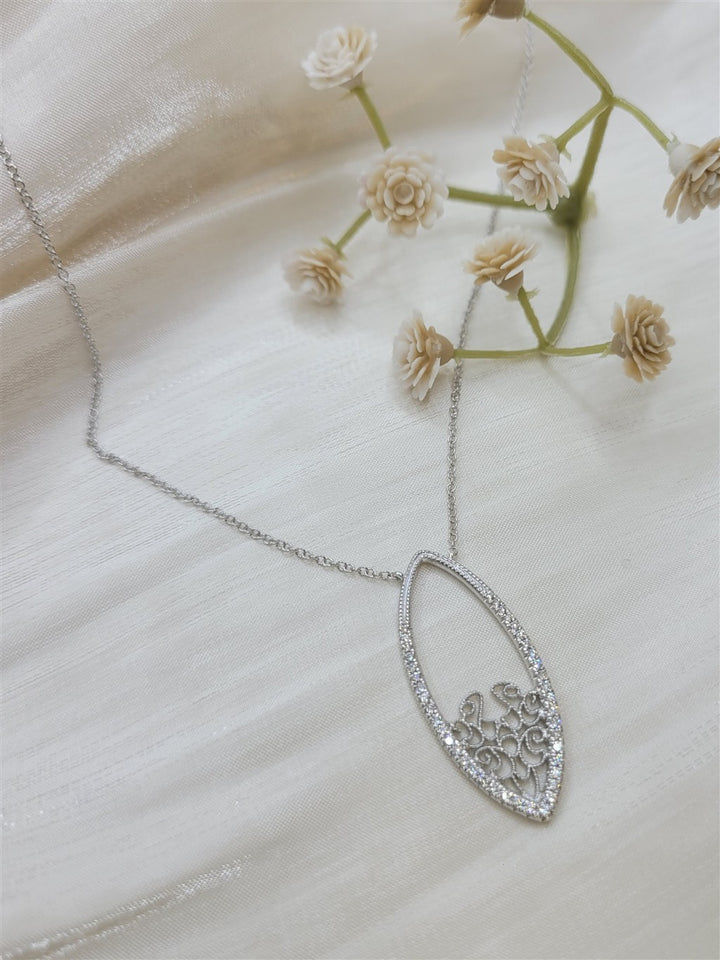 18" 14K White Gold Filigree Diamond Fashion Necklace