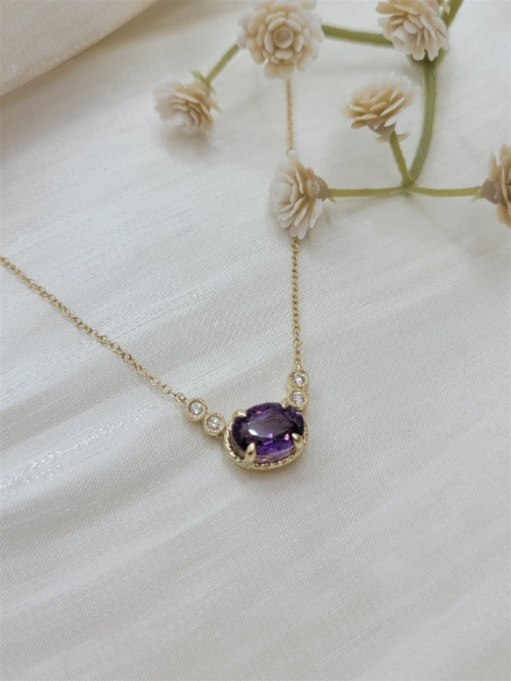 17.5" 14K Yellow Gold Oval Amethyst Pendant Necklace With Diamond Accents