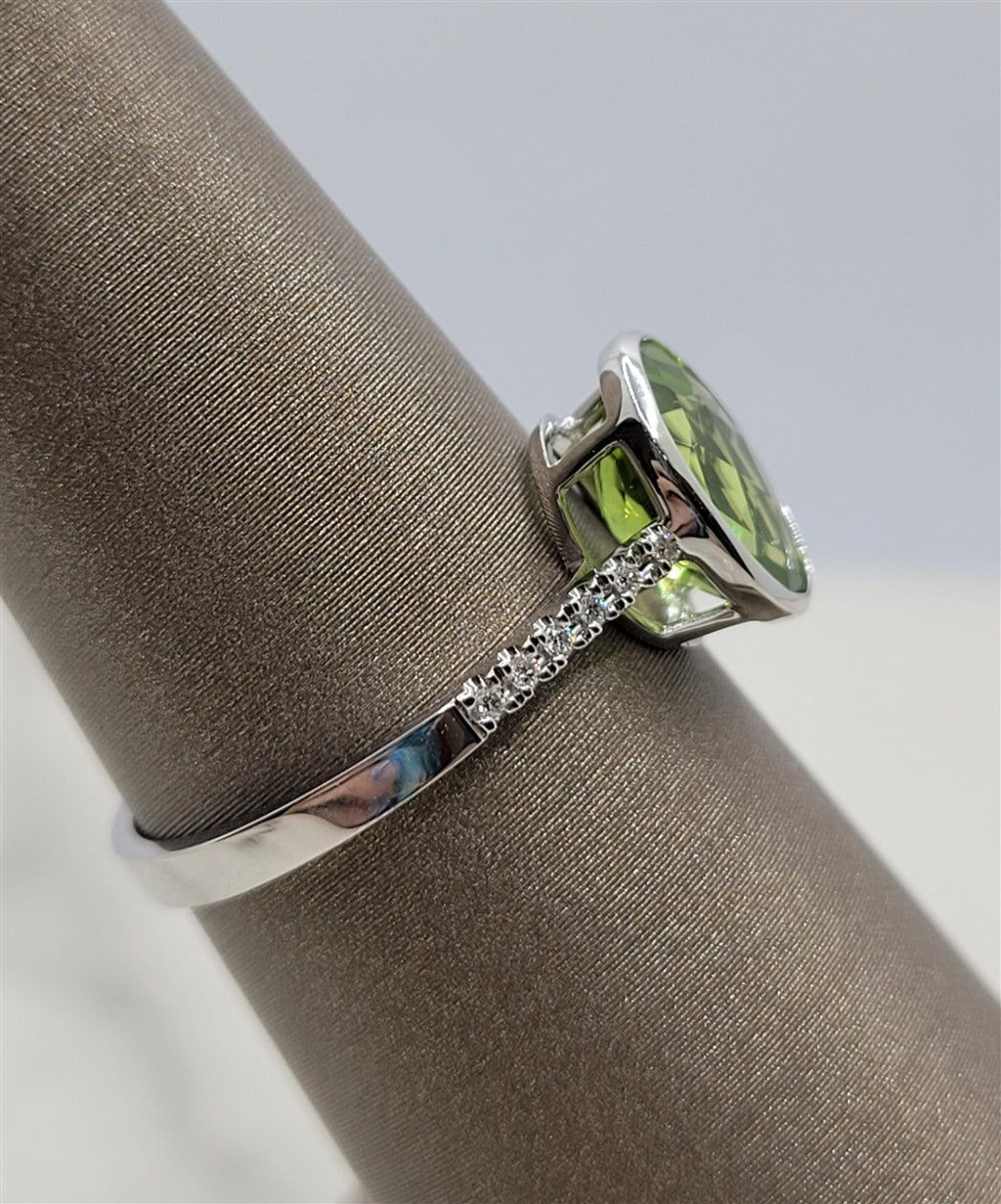 14K White Gold Fashion Peridot & Diamonds Gemstone Ring