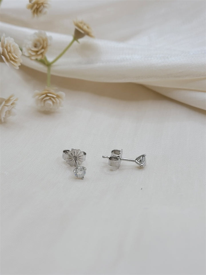 14K White Gold 0.22 Twt Round Cut Diamond Stud Earrings
