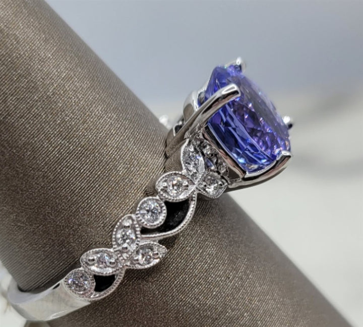 14K White Gold Antique Tanzanite & Diamonds Gemstone Ring