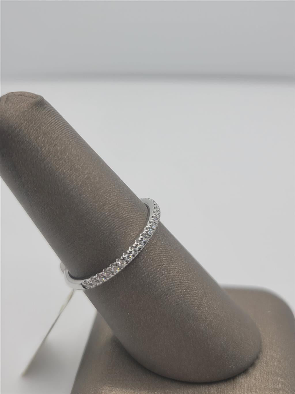 14K White Gold Diamond Wedding Band