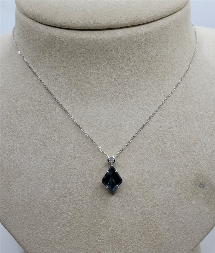 14K White Gold 2.61 ctw Kite cut Gemstone Necklace