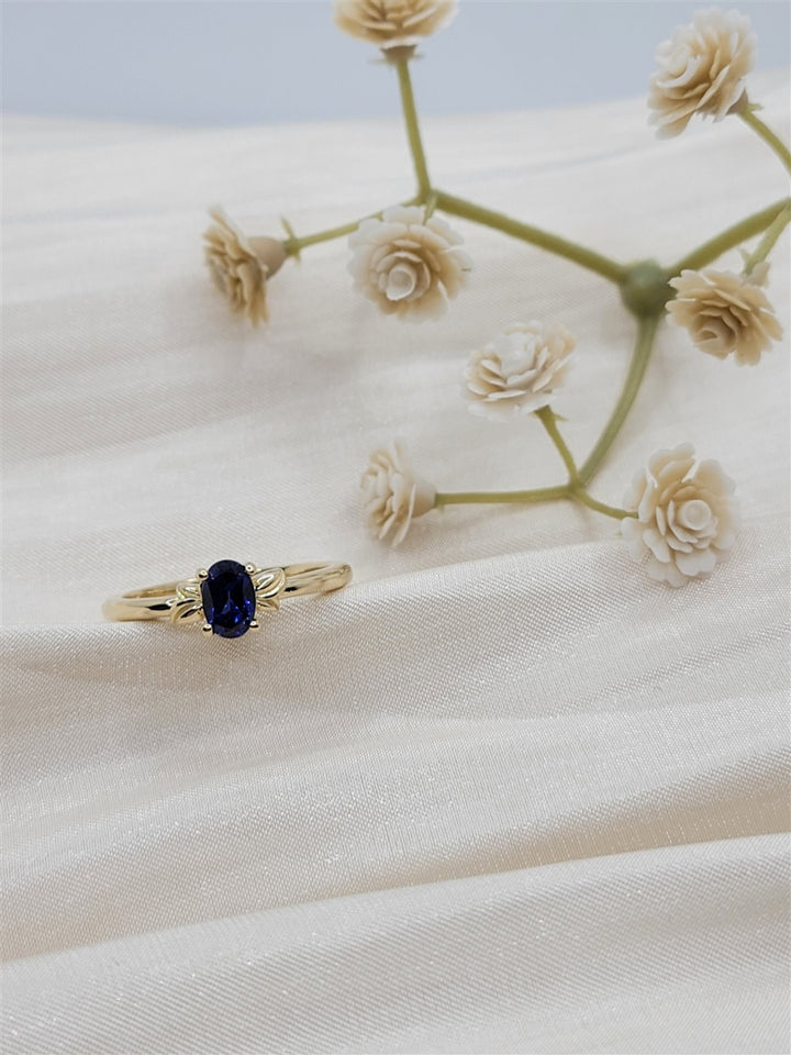 10K Yellow Gold Blue Sapphire Fashion Ring