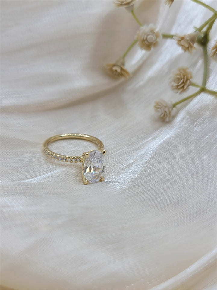 14K Yellow Gold Oval Diamond Engagement Ring Mounting