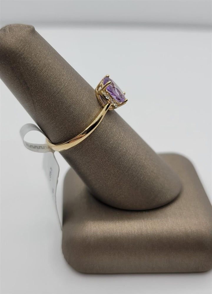 14K Yellow Gold Fashion Amethyst & Diamonds Gemstone Ring