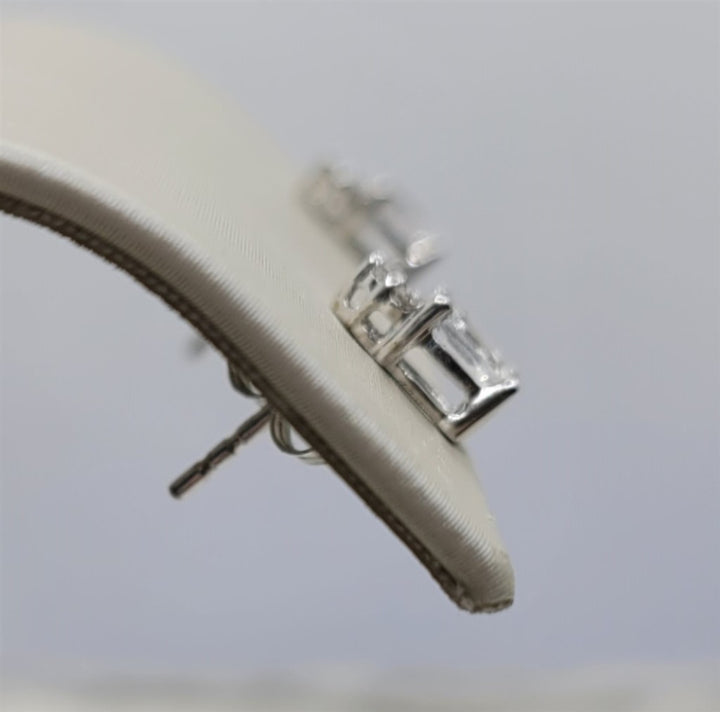 10K White Gold 0.56 ctw Ovl cut Gemstone Earrings