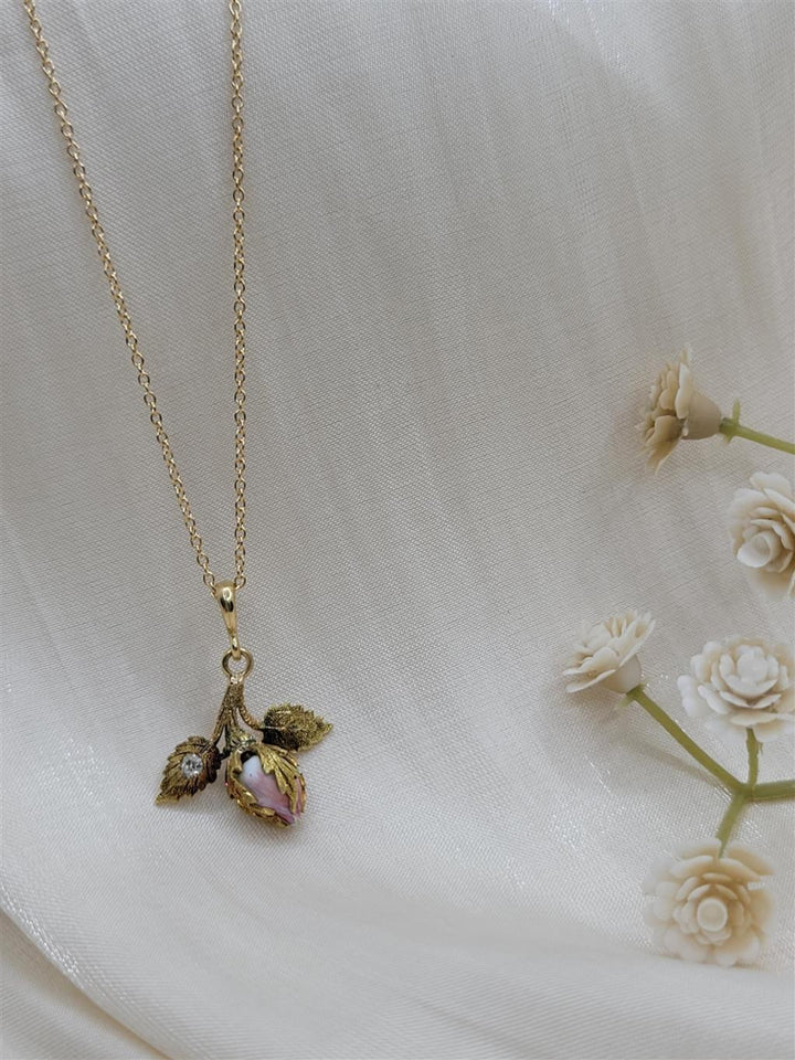 14K Yellow Gold Diamond Flower Necklace