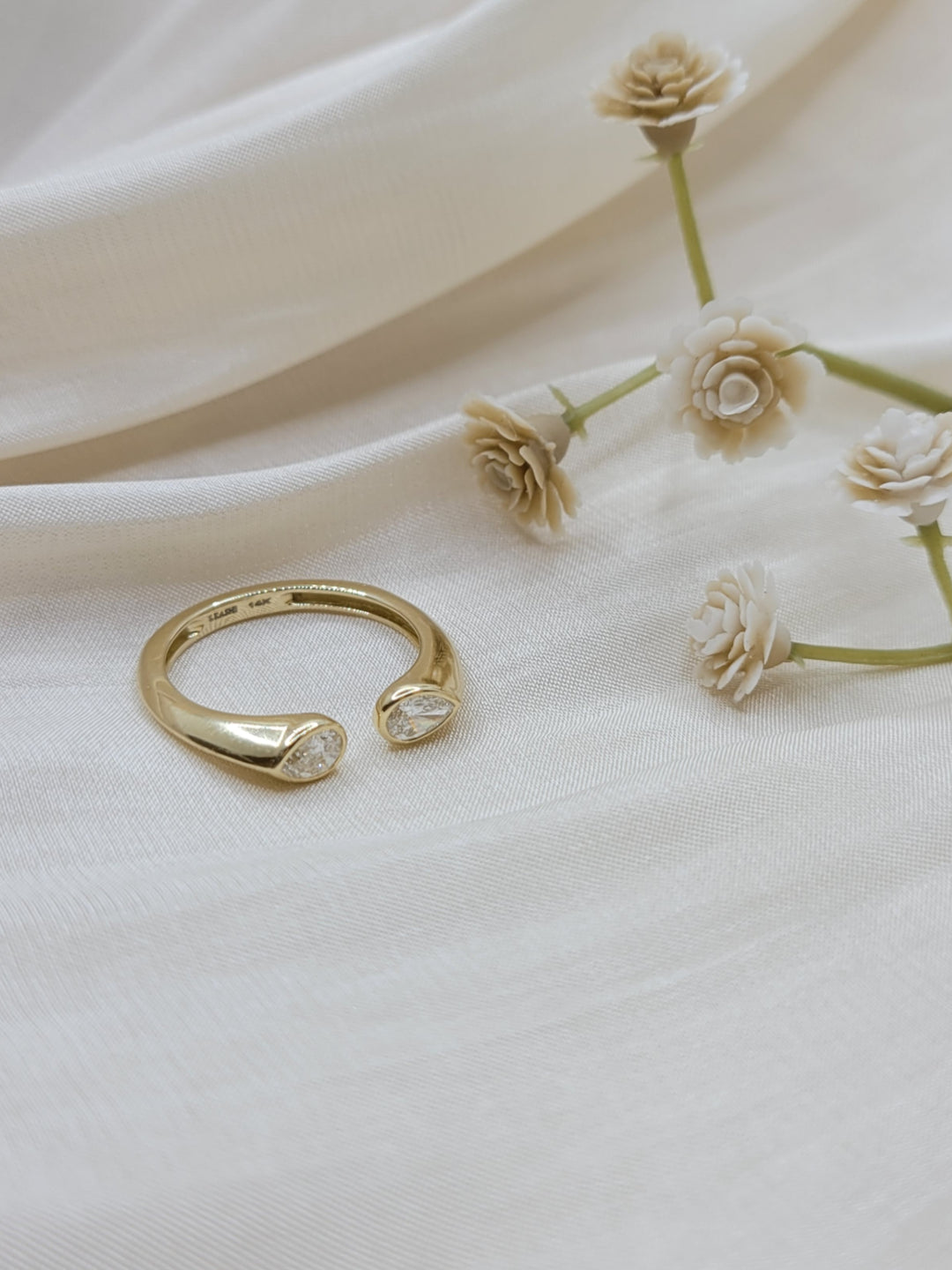 14K Yellow Gold Open Space Pear Diamond Fashion Ring