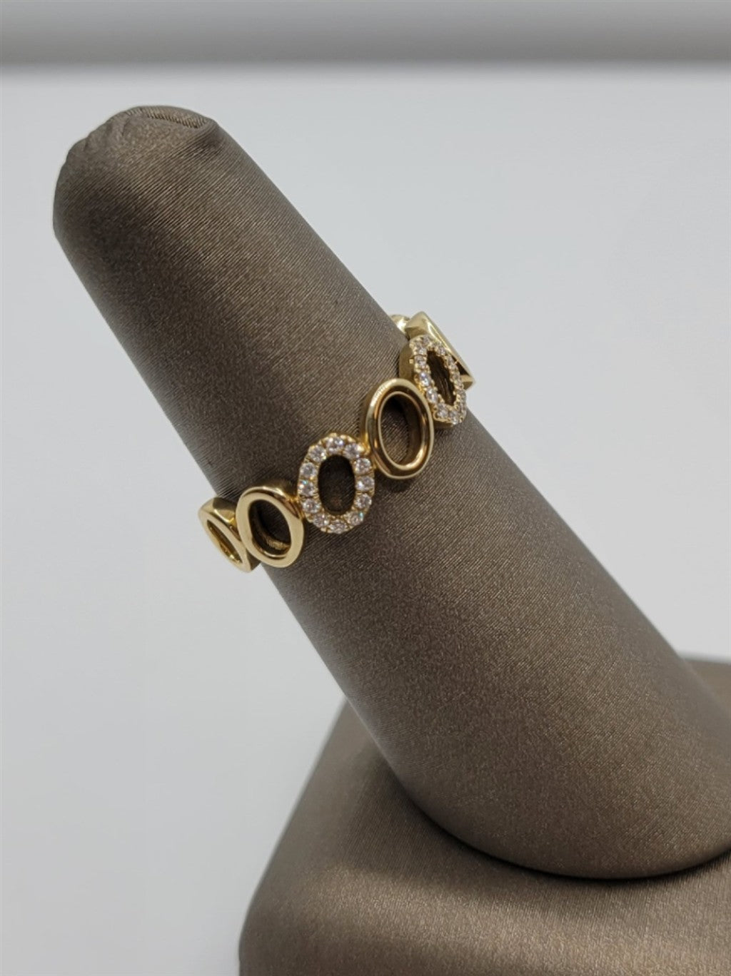 14K Yellow Gold Diamond Oval Fashion Ring