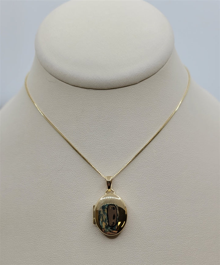 14K Yellow Gold Engravable Locket Necklace