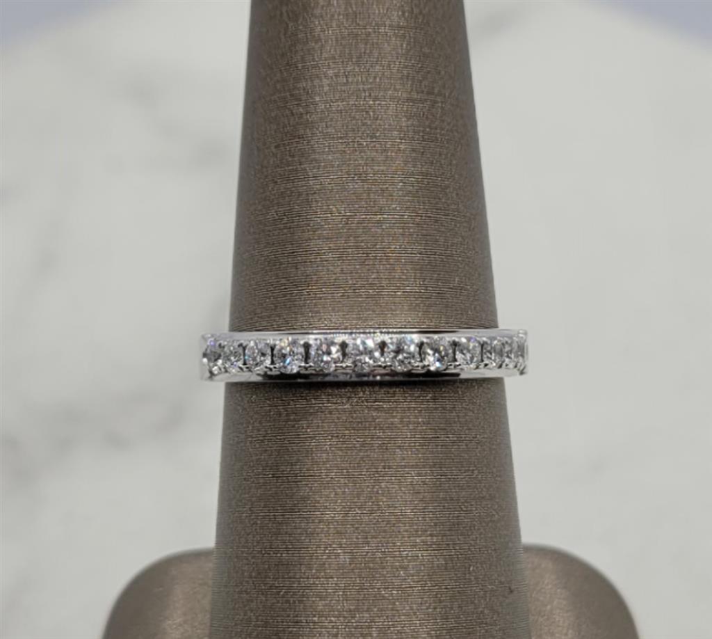 14K White Gold Bead Set Diamond Wedding Ring