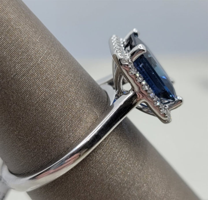 14K White Gold Classic Sapphire & Diamonds Gemstone Ring