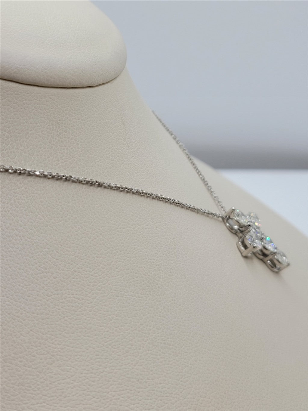 15.5" 14K White Gold Diamond Cross Pendant Necklace