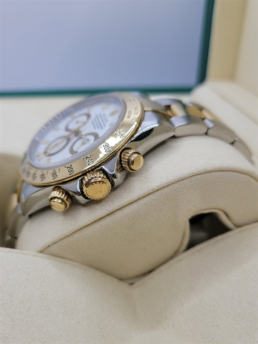 Certified Pre-Owned Rolex 40mm Daytona