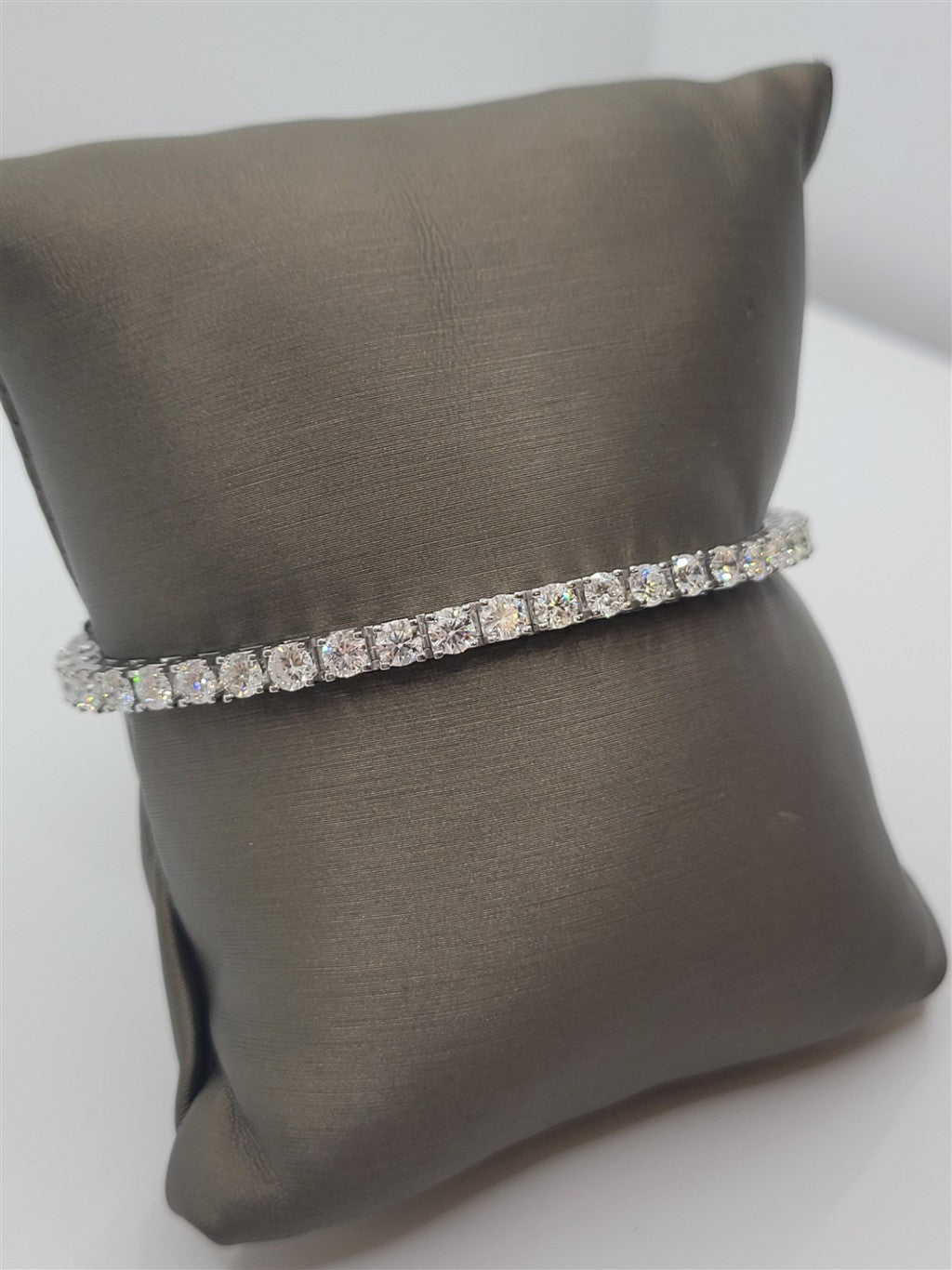 14K White Gold 7.16 ctw Round cut Diamond Bracelet