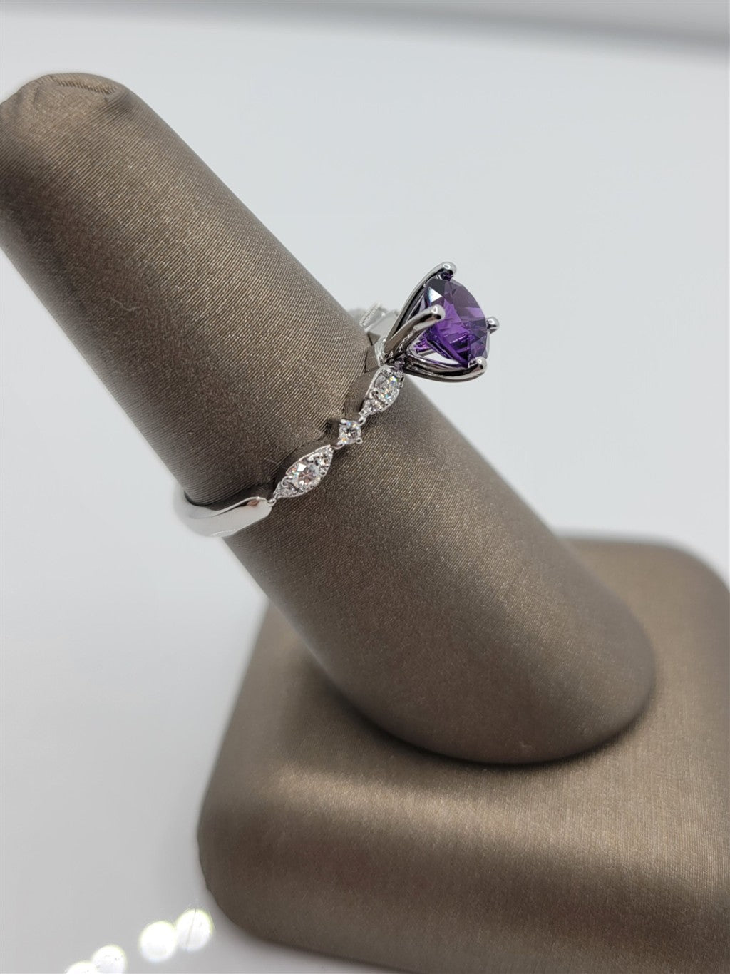 14K White Gold Amethyst & Diamond Fashion Vintage Style Ring