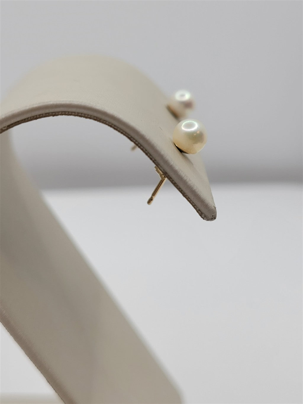 14K Yellow Gold 5.5 mm Akoya Pearl Stud Earrings