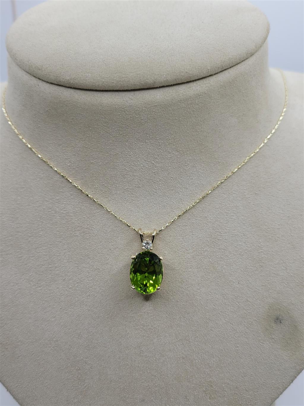 14K Yellow Gold Green Peridot & Diamond Fashion Necklace