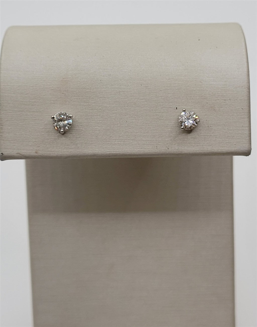 14K White Gold 0.35 Twt Round Cut Diamond Stud Earrings
